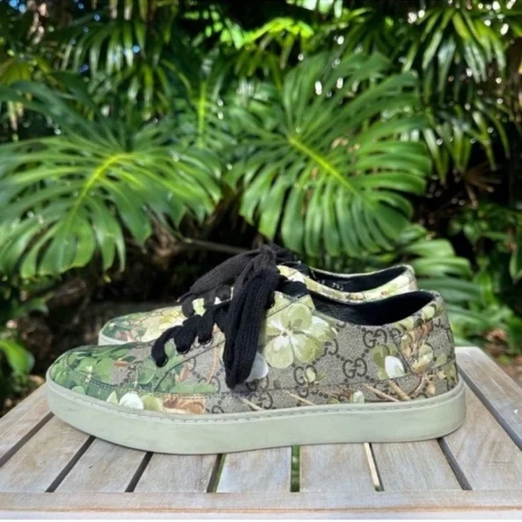 Gucci GG Supreme Canvas Sneakers - Picture 5 of 7